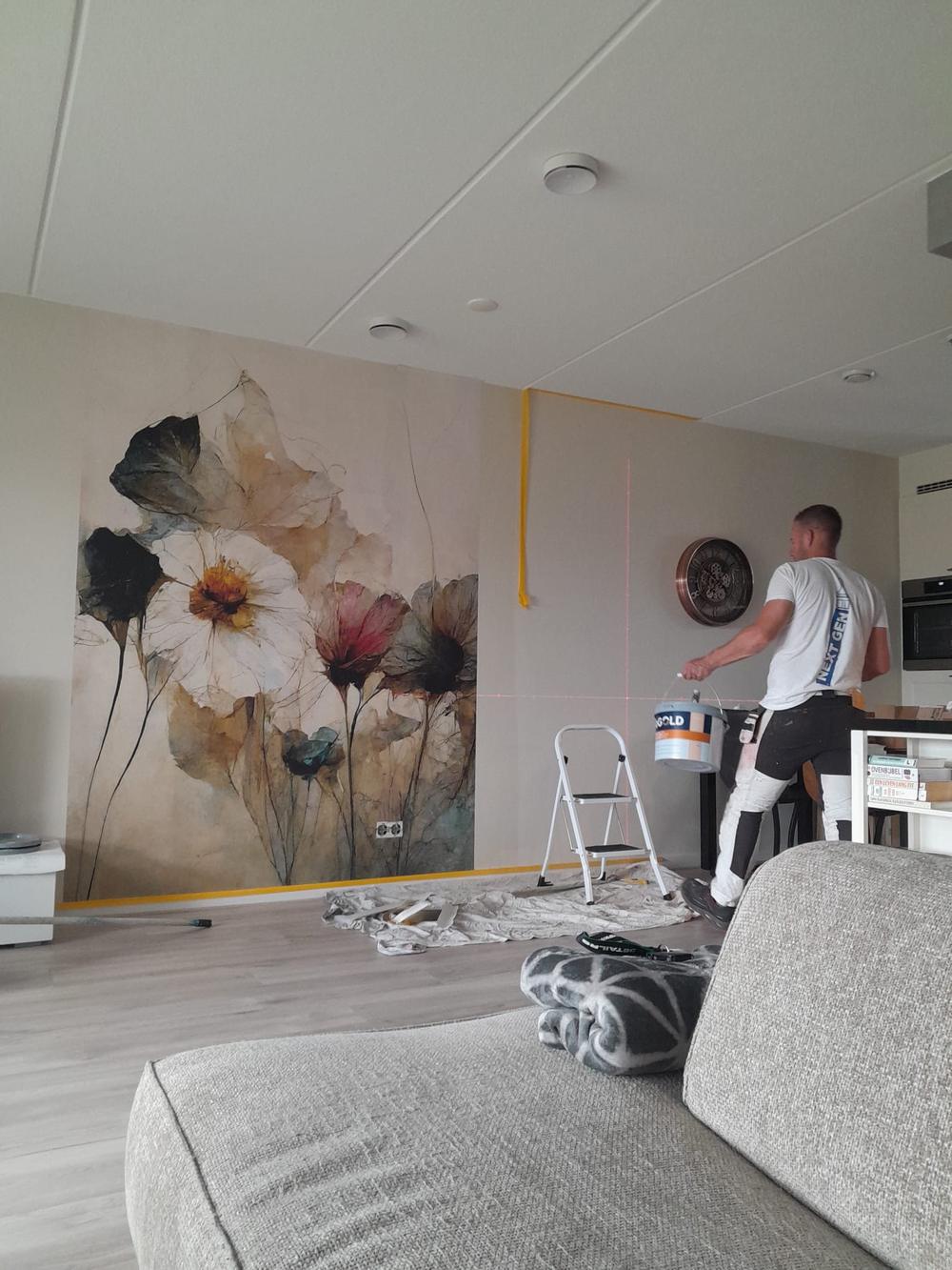Woonkamer in Almere met fotobehang bloemen, eindresultaat